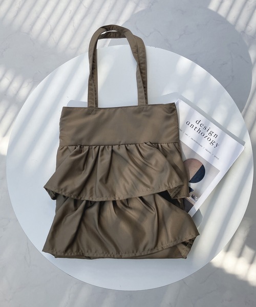 AS KNOW AS plus（アズノゥアズプラス）の「○ティアードフリルトートバッグ（トートバッグ・レディース・ピンク/ブラック/ライトベージュ/グレイッシュベージュ/ブラック系/シルバー系/アイボリー系/グリーン系その他/グレー系その他/ピンク系その他/ホワイト系その他/ブラック系その他・FREE）」の15枚目の写真