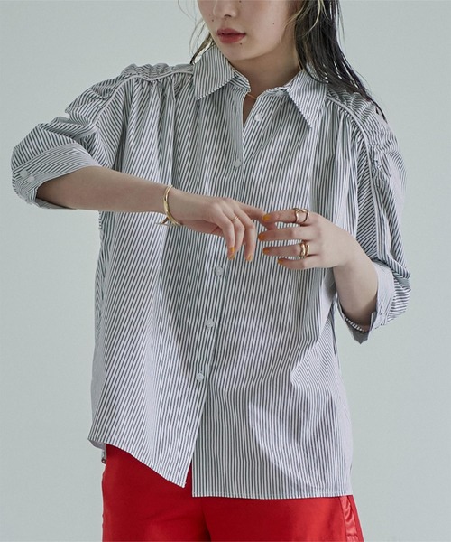 miette（ミエット）の「ギャザーラグランスリーブブラウス（シャツ/ブラウス・レディース・オフホワイト/ブルー・FREE）」の2枚目の写真