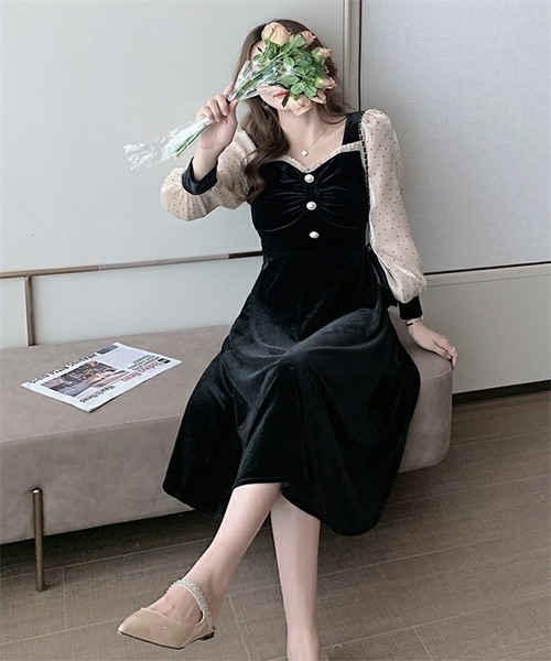 Dream garden（ドリームガーデン）の「異素材フリルネックドッキング