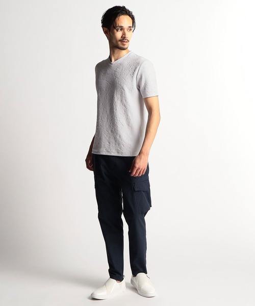 NICOLE CLUB FOR MEN（ニコルクラブフォーメン）の「【23年モデル WEB限定再販売】クラックエンボス半袖Ｖネックカットソー（Tシャツ/カットソー・メンズ・オフホワイト/ブラック/ラベンダー/シルバーグレー・X-LARGE/MEDIUM/LARGE）」の6枚目の写真