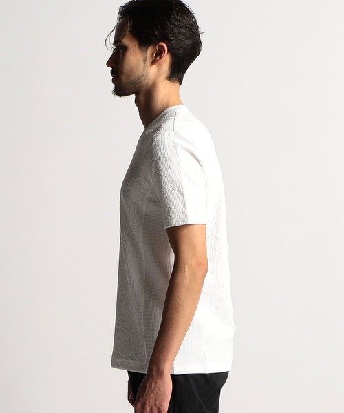 NICOLE CLUB FOR MEN（ニコルクラブフォーメン）の「【23年モデル WEB限定再販売】クラックエンボス半袖Ｖネックカットソー（Tシャツ/カットソー・メンズ・オフホワイト/ブラック/ラベンダー/シルバーグレー・X-LARGE/MEDIUM/LARGE）」の10枚目の写真