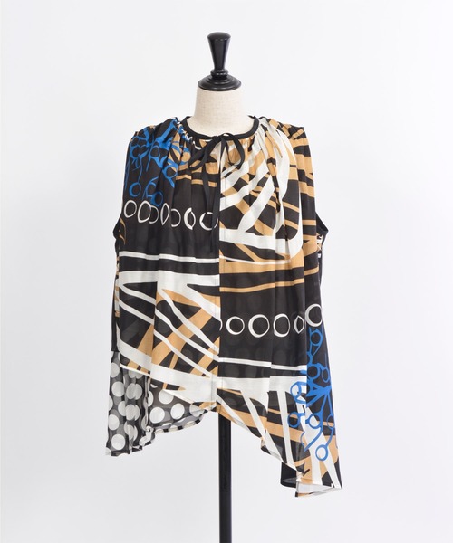 gomme（ゴム）の「リーフプリント　ギャザードッキングブラウス（シャツ/ブラウス・レディース・ホワイト/ブラック・MEDIUM）」の9枚目の写真