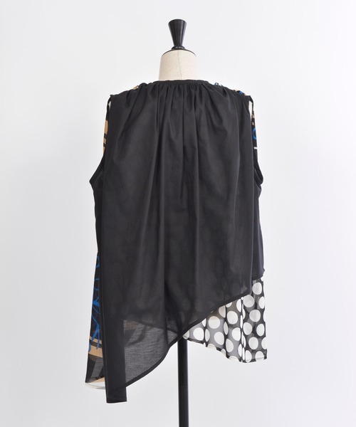 gomme（ゴム）の「リーフプリント　ギャザードッキングブラウス（シャツ/ブラウス・レディース・ホワイト/ブラック・MEDIUM）」の7枚目の写真