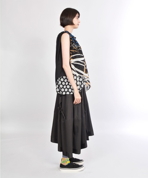 gomme（ゴム）の「リーフプリント　ギャザードッキングブラウス（シャツ/ブラウス・レディース・ホワイト/ブラック・MEDIUM）」の14枚目の写真