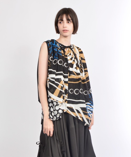 gomme（ゴム）の「リーフプリント　ギャザードッキングブラウス（シャツ/ブラウス・レディース・ホワイト/ブラック・MEDIUM）」の12枚目の写真