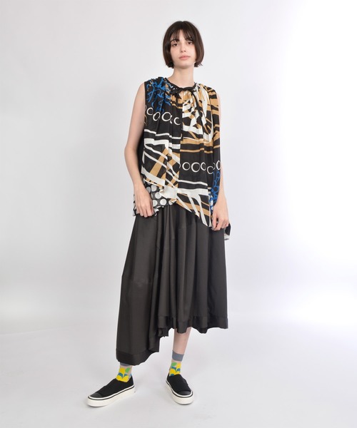 gomme（ゴム）の「リーフプリント　ギャザードッキングブラウス（シャツ/ブラウス・レディース・ホワイト/ブラック・MEDIUM）」の8枚目の写真