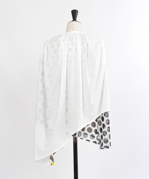 gomme（ゴム）の「リーフプリント　ギャザードッキングブラウス（シャツ/ブラウス・レディース・ホワイト/ブラック・MEDIUM）」の19枚目の写真