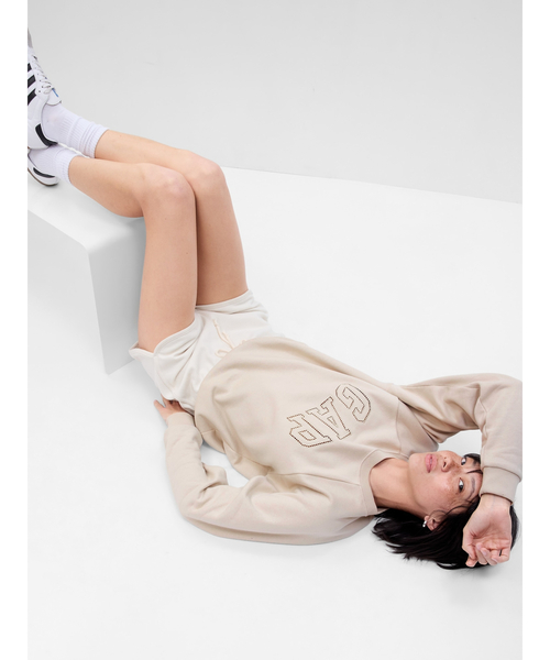 GAP(ギャップ)の「ヴィンテージ ソフトGAPアーチロゴ入りスウェット・トレーナー(スウェット・レディース・ホワイト/オフホワイト/ブラック・XXS/XL/L/M/S/XS)」の7枚目の写真