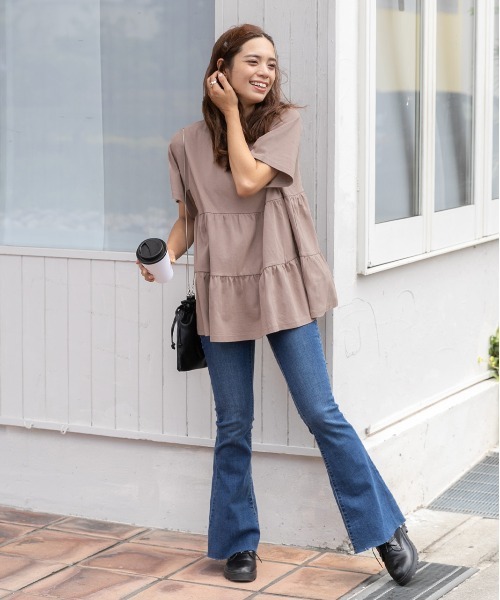 ad thie(アドティエ)の「ティアード チュニックTシャツ(Tシャツ/カットソー・レディース・ベビーピンク/セージグリーン/ダークブラウン/クリーム/ピンク系その他4/エメラルドブルー/チャコール/ブルー/ブラック/イエロー/オフホワイト/モカ/ライム・FREE/LL)」の15枚目の写真