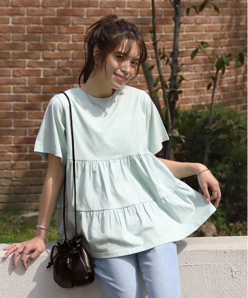 ad thie(アドティエ)の「ティアード チュニックTシャツ(Tシャツ/カットソー・レディース・ベビーピンク/セージグリーン/ダークブラウン/クリーム/ピンク系その他4/エメラルドブルー/チャコール/ブルー/ブラック/イエロー/オフホワイト/モカ/ライム・FREE/LL)」の21枚目の写真