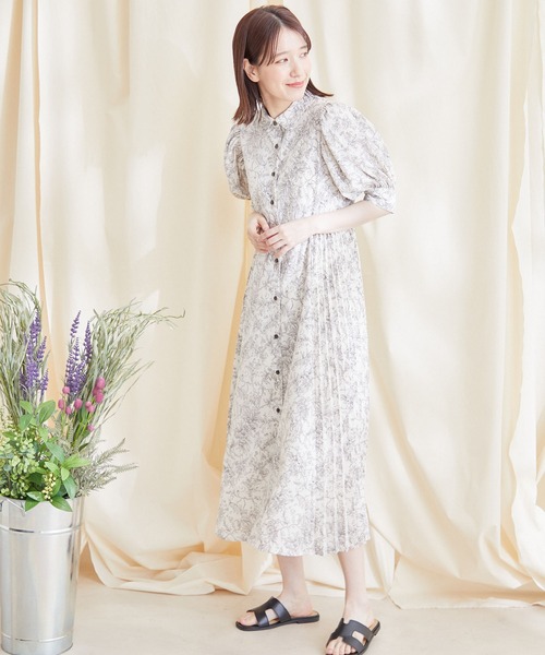 Jayro（ジャイロ）の「ボリューム袖サイドプリーツワンピース（ワンピース・レディース・ベージュ/ブラック/ラベンダー/ホワイト系その他/ブルー・M）」の20枚目の写真