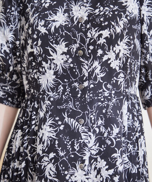 Jayro（ジャイロ）の「ボリューム袖サイドプリーツワンピース（ワンピース・レディース・ベージュ/ブラック/ラベンダー/ホワイト系その他/ブルー・M）」の8枚目の写真