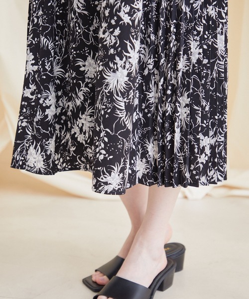 Jayro（ジャイロ）の「ボリューム袖サイドプリーツワンピース（ワンピース・レディース・ベージュ/ブラック/ラベンダー/ホワイト系その他/ブルー・M）」の18枚目の写真