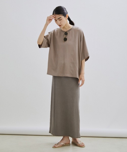 SALON adam et rope'（サロン アダム エ ロペ）の「フィブリルサテンプルオーバーTシャツ/ブラウス（Tシャツ/カットソー・レディース・ブラック/オフホワイト/ブラウン系その他2・FREE）」の21枚目の写真