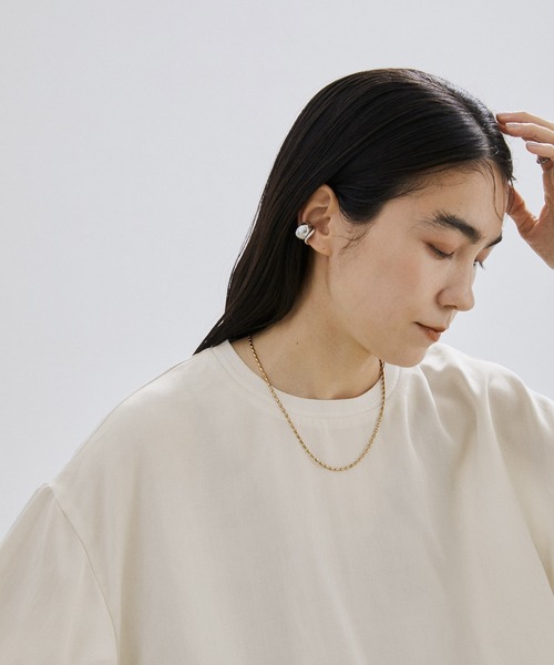 SALON adam et rope'（サロン アダム エ ロペ）の「フィブリルサテンプルオーバーTシャツ/ブラウス（Tシャツ/カットソー・レディース・ブラック/オフホワイト/ブラウン系その他2・FREE）」の15枚目の写真