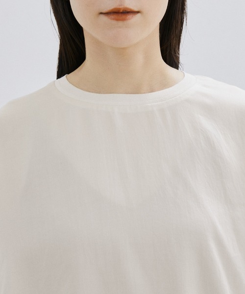 SALON adam et rope'（サロン アダム エ ロペ）の「フィブリルサテンプルオーバーTシャツ/ブラウス（Tシャツ/カットソー・レディース・ブラック/オフホワイト/ブラウン系その他2・FREE）」の13枚目の写真