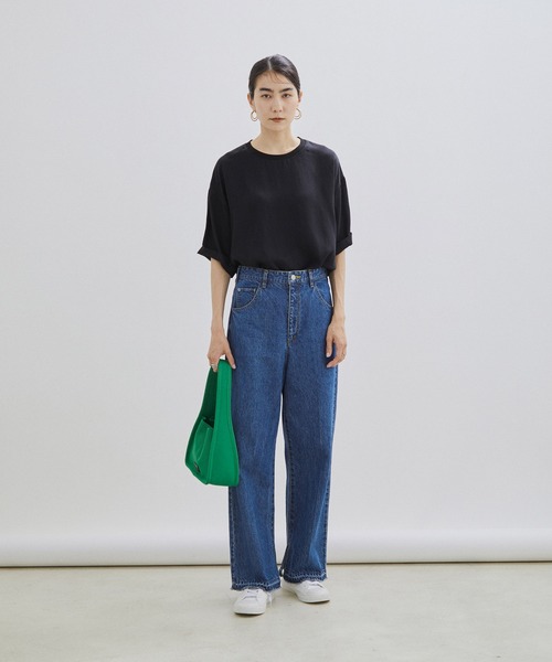 SALON adam et rope'（サロン アダム エ ロペ）の「フィブリルサテンプルオーバーTシャツ/ブラウス（Tシャツ/カットソー・レディース・ブラック/オフホワイト/ブラウン系その他2・FREE）」の16枚目の写真