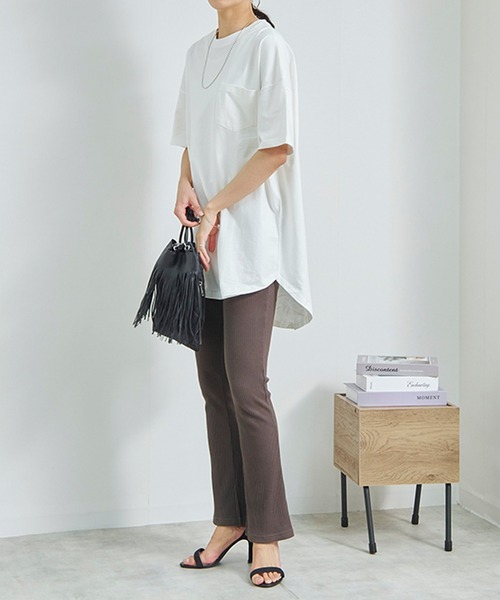 Fizz（フィズ）の「【Fizz/フィズ】　胸ポケット付きラウンドヘムビッグTシャツ（Tシャツ/カットソー・レディース・ブラック/アイボリー/ブルー/モカ/グリーン・L/M）」の7枚目の写真