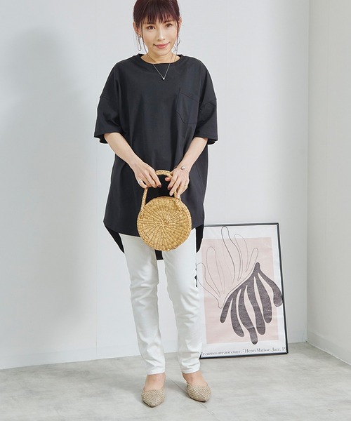 Fizz（フィズ）の「【Fizz/フィズ】　胸ポケット付きラウンドヘムビッグTシャツ（Tシャツ/カットソー・レディース・ブラック/アイボリー/ブルー/モカ/グリーン・L/M）」の8枚目の写真