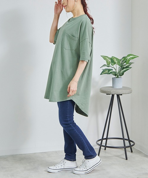 Fizz（フィズ）の「【Fizz/フィズ】　胸ポケット付きラウンドヘムビッグTシャツ（Tシャツ/カットソー・レディース・ブラック/アイボリー/ブルー/モカ/グリーン・L/M）」の16枚目の写真