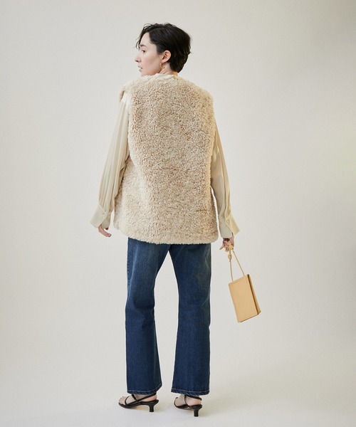 SALON adam et rope'（サロン アダム エ ロペ）の「カーリーエコファージレ/ベスト【制電機能付き】（ベスト・レディース・チャコールグレー/ベージュ・FREE）」の5枚目の写真