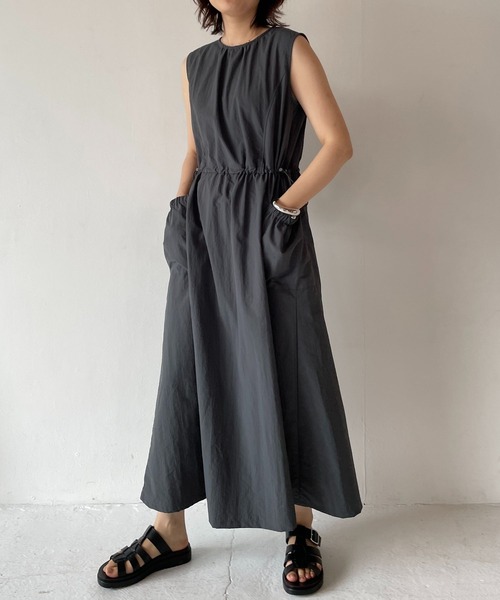 LOWRYS FARM（ローリーズファーム）の「ドロストノースリワンピース　963202（ワンピース・レディース・アイボリー/チャコールグレー/ブラック/パープル・FREE）」の3枚目の写真