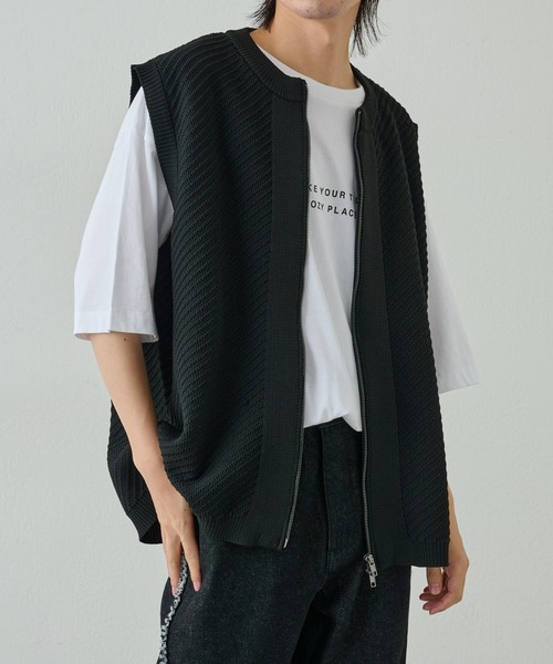 COLONY 2139（コロニートゥーワンスリーナイン）の「フルジップニットベスト（ベスト・メンズ・ブラック/グレイッシュベージュ・MEDIUM/LARGE）」の2枚目の写真