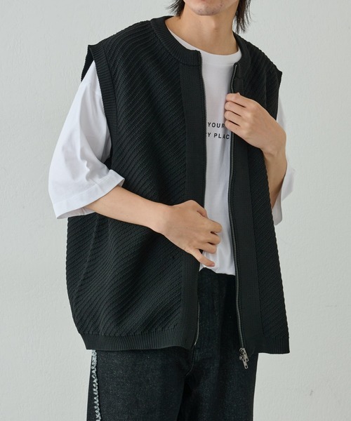 COLONY 2139（コロニートゥーワンスリーナイン）の「フルジップニットベスト（ベスト・メンズ・ブラック/グレイッシュベージュ・MEDIUM/LARGE）」の17枚目の写真