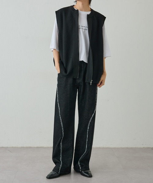 COLONY 2139（コロニートゥーワンスリーナイン）の「フルジップニットベスト（ベスト・メンズ・ブラック/グレイッシュベージュ・MEDIUM/LARGE）」の15枚目の写真