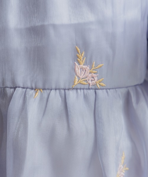 flower(フラワー)の「グロスブルーミングブラウス(シャツ/ブラウス・レディース・アッシュグレー/ブルー・FREE)」の13枚目の写真