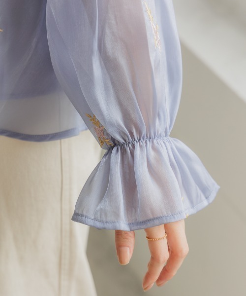 flower(フラワー)の「グロスブルーミングブラウス(シャツ/ブラウス・レディース・アッシュグレー/ブルー・FREE)」の14枚目の写真