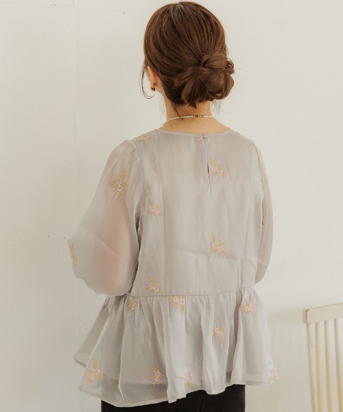 flower(フラワー)の「グロスブルーミングブラウス(シャツ/ブラウス・レディース・アッシュグレー/ブルー・FREE)」の18枚目の写真