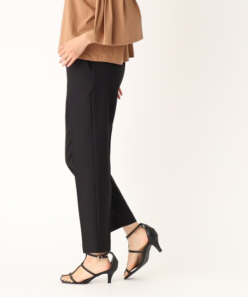 OPAQUE.CLIP（オペークドットクリップ）の「◆ストレッチテーパードパンツ【洗濯機洗い可/防シワ加工/吸水速乾】（その他パンツ・レディース・ブラック/サンドベージュ/ダークブラウン・36/38/42/40）」の9枚目の写真