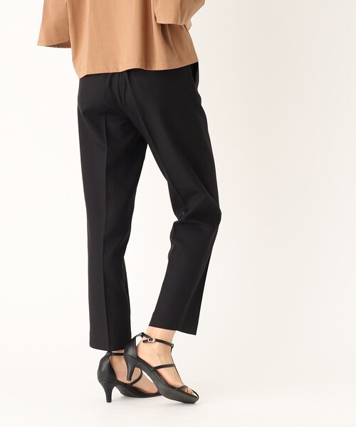 OPAQUE.CLIP（オペークドットクリップ）の「◆ストレッチテーパードパンツ【洗濯機洗い可/防シワ加工/吸水速乾】（その他パンツ・レディース・ブラック/サンドベージュ/ダークブラウン・36/38/42/40）」の11枚目の写真