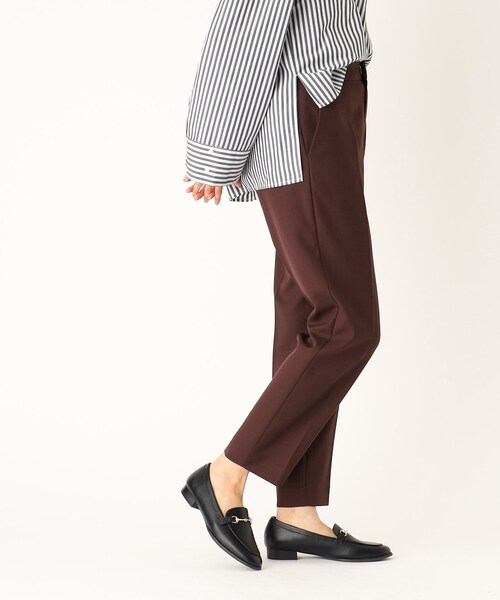 OPAQUE.CLIP（オペークドットクリップ）の「◆ストレッチテーパードパンツ【洗濯機洗い可/防シワ加工/吸水速乾】（その他パンツ・レディース・ブラック/サンドベージュ/ダークブラウン・36/38/42/40）」の19枚目の写真