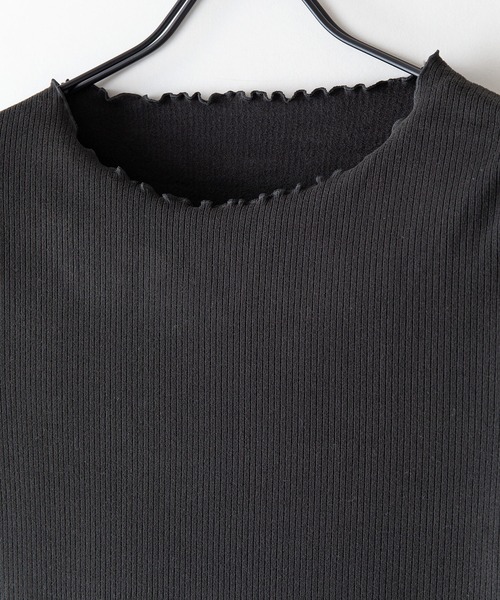 fort point(フォーポイント)の「【FORT POINT/フォートポイント】メロークルーネックロンT 首元フリル(Tシャツ/カットソー・レディース・ブラック/ピンク/イエロー/ブルー/グリーン/アイボリー・MEDIUM)」の14枚目の写真