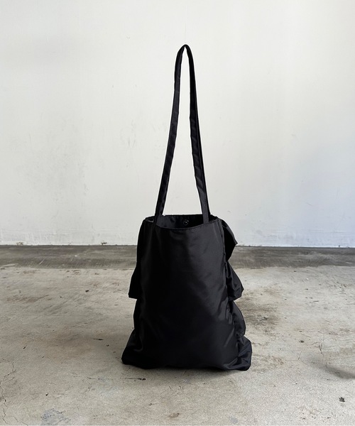 SPRUCE（スプルース）の「EM:SPRUCE フリル　ナイロン　軽量 150g　縦長トートバッグ　旅行バッグ（トートバッグ・レディース・ベージュ/ブルー/ブラック・FREE）」の18枚目の写真