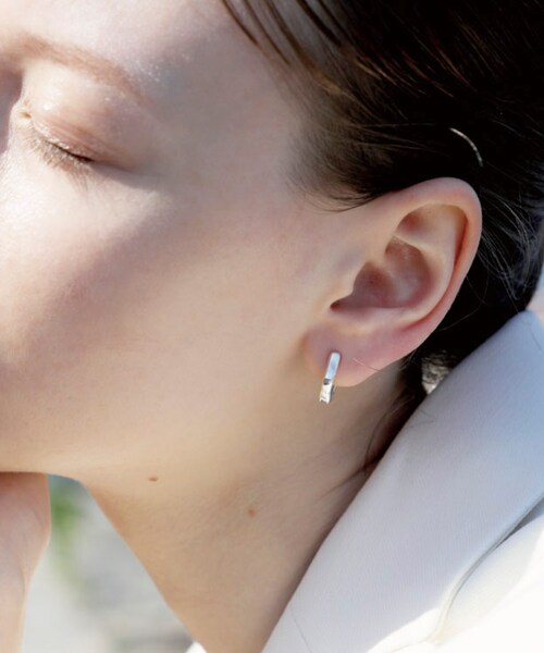DRESSTERIOR（ドレステリア）の「◆TEN.（テン）シマーピアス（ピアス（両耳用）・レディース・シルバー・00）」の3枚目の写真
