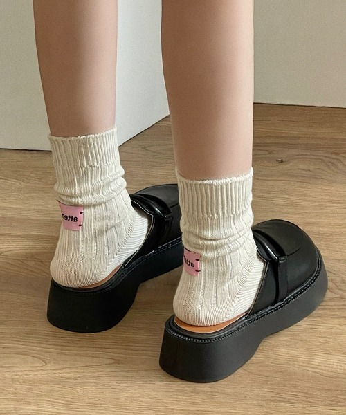 Chick(チック)の「【TAE×Chick】ラウンドミュールローファー(ローファー・レディース・ホワイト/ブラック・23.5/24/24.5/23)」の4枚目の写真