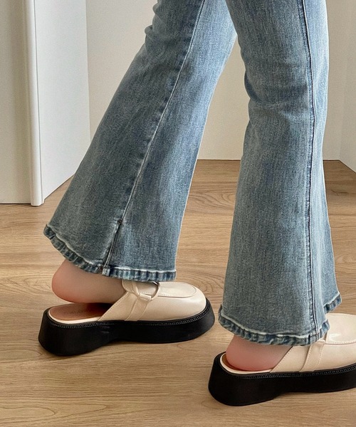 Chick(チック)の「【TAE×Chick】ラウンドミュールローファー(ローファー・レディース・ホワイト/ブラック・23.5/24/24.5/23)」の12枚目の写真