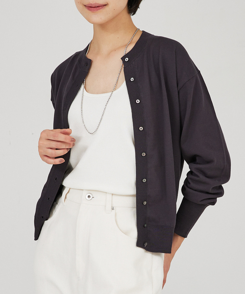 qualite（カリテ）の「【アンサンブル対応】コットンハイゲージニットカーディガン（カーディガン/ボレロ・レディース・チャコールグレー/ブルー/グレイッシュベージュ/オフホワイト・フリー）」の2枚目の写真