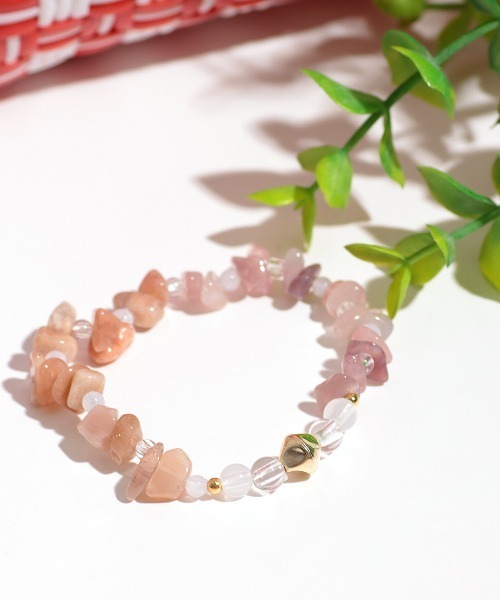 チチカカ(チチカカ)の「ナゲットストーンブレスレット(ブレスレット・レディース・ネイビー/ピンク/ターコイズブルー・FREE)」の1枚目の写真