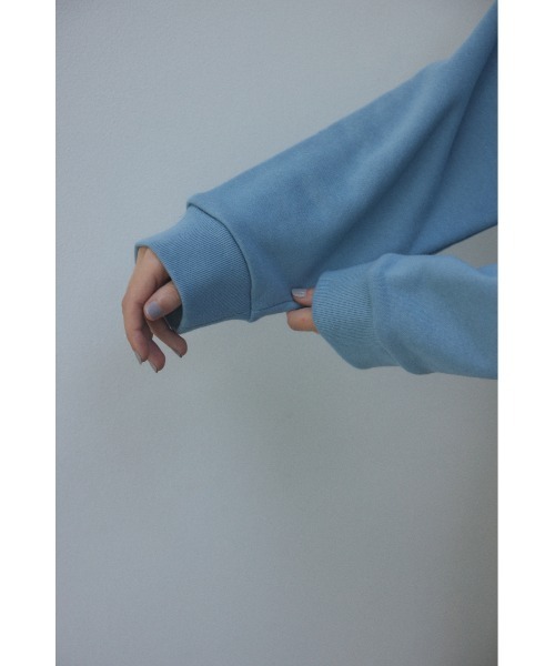 BLACK BY MOUSSY(ブラックバイマウジー)の「cut off sweat tops(カットオフスウェットトップス)(スウェット・レディース・ホワイト/ライトブルー/グレー・FREE)」の13枚目の写真