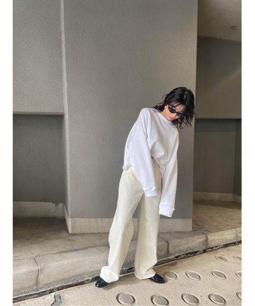 BLACK BY MOUSSY(ブラックバイマウジー)の「cut off sweat tops(カットオフスウェットトップス)(スウェット・レディース・ホワイト/ライトブルー/グレー・FREE)」の4枚目の写真