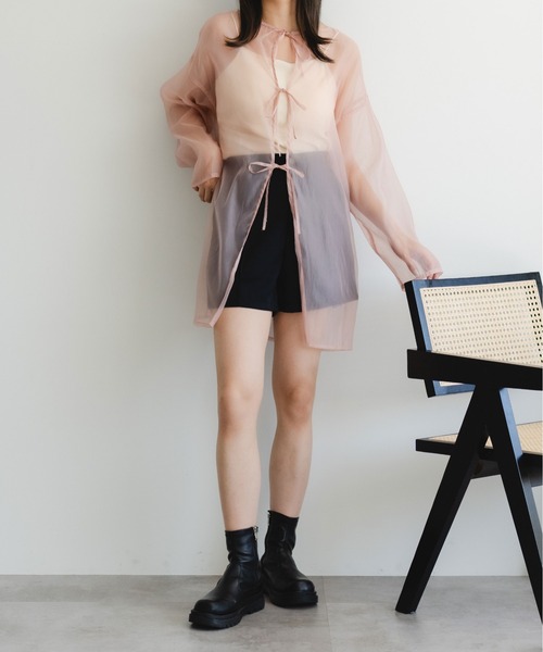 fupel（フぺル）の「2WAYシアーリボントップス（シャツ/ブラウス・レディース・ライトベージュ/グレイッシュブルー/ライトブラウン/ピンク・FREE）」の8枚目の写真