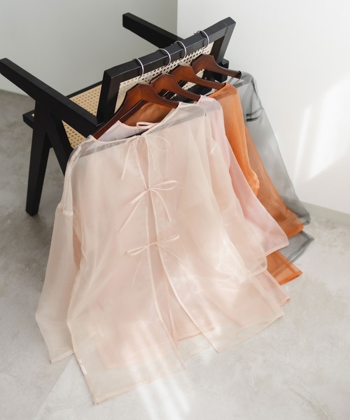 fupel（フぺル）の「2WAYシアーリボントップス（シャツ/ブラウス・レディース・ライトベージュ/グレイッシュブルー/ライトブラウン/ピンク・FREE）」の17枚目の写真