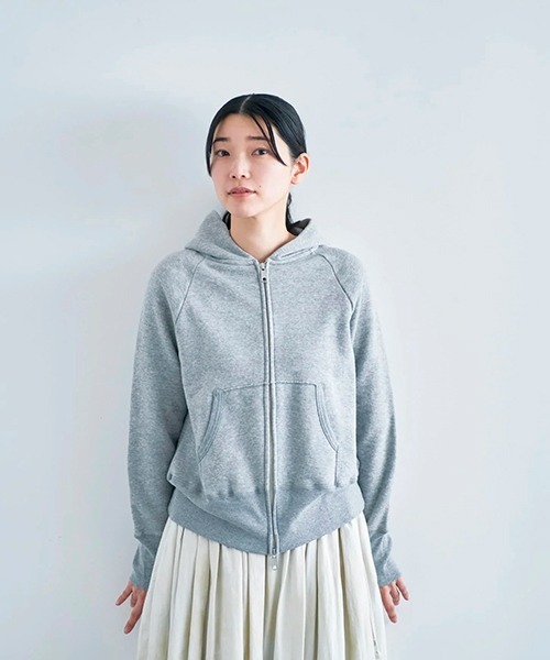 HAU(ハウ)の「ジップパーカー 2way(パーカー・レディース・アイボリー/グレー・ONE SIZE)」の11枚目の写真