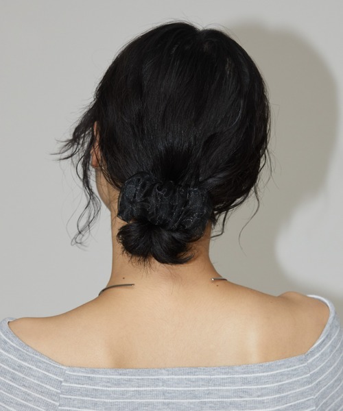 Aunt Marie's（アントマリーズ）の「オーガンジーギャザーヘアカフ（バレッタ/ヘアクリップ・レディース・アイボリー/ブラック/カーキ・FREE）」の4枚目の写真