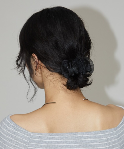 Aunt Marie's（アントマリーズ）の「オーガンジーギャザーヘアカフ（バレッタ/ヘアクリップ・レディース・アイボリー/ブラック/カーキ・FREE）」の5枚目の写真