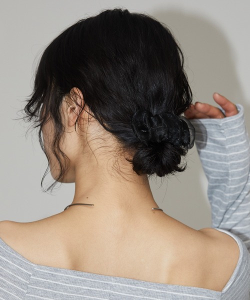 Aunt Marie's（アントマリーズ）の「オーガンジーギャザーヘアカフ（バレッタ/ヘアクリップ・レディース・アイボリー/ブラック/カーキ・FREE）」の10枚目の写真